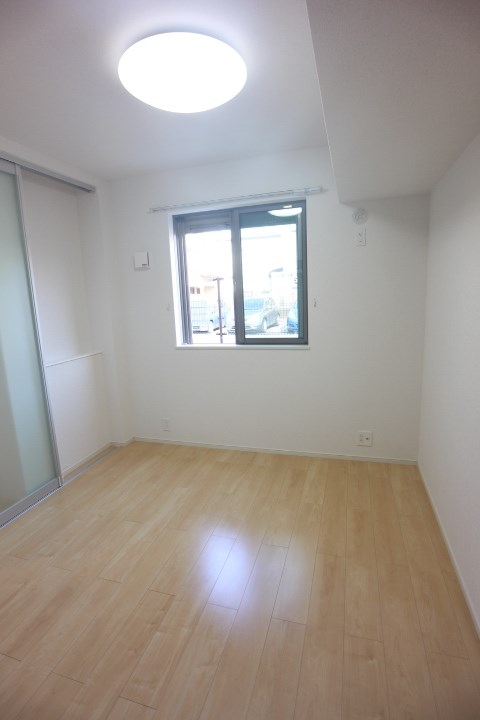 メゾンドカルムⅢ ベッドルーム