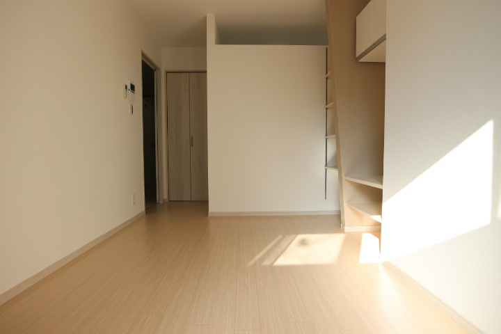 エヌエムキャランドドゥ リビング