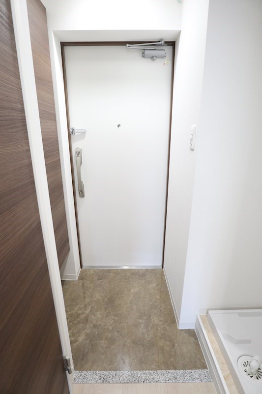 Luxe神戸WEST 玄関