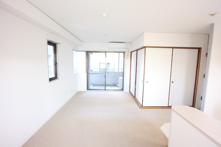 シュロス板宿 リビング