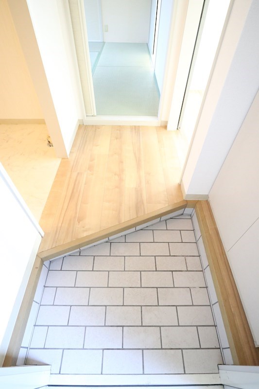 フレグランス谷御所 玄関