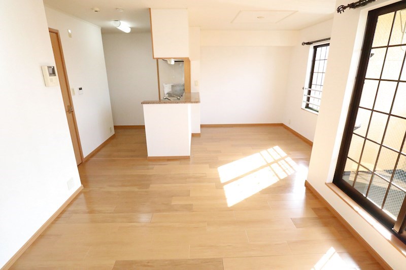 ラッフィナート・カーサ四番館 リビング