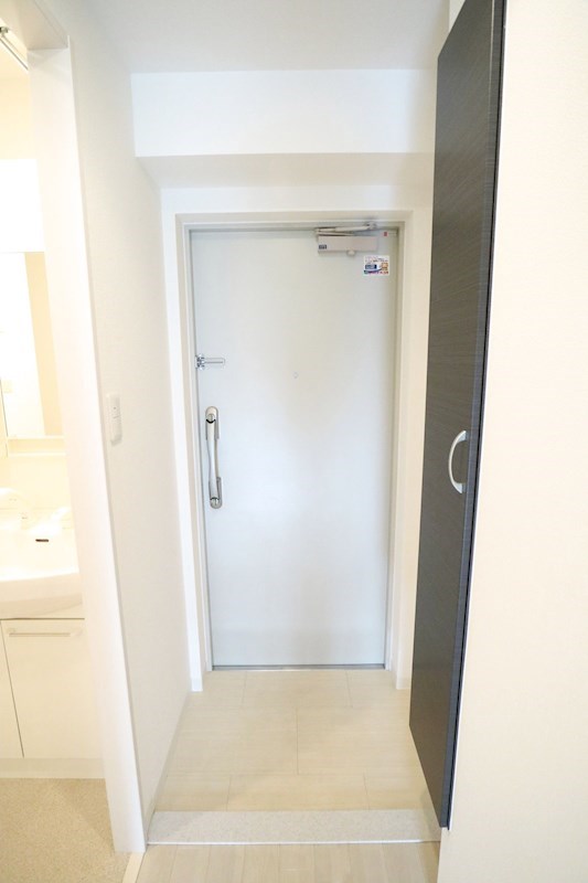 ツルトスコⅡ番館 玄関