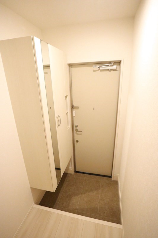 クローバー富士5号館 玄関