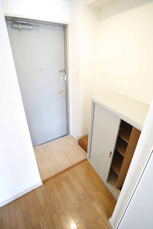 ミスティエイト 玄関