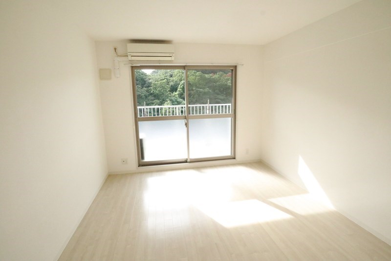 ツルトスコⅡ番館 リビング