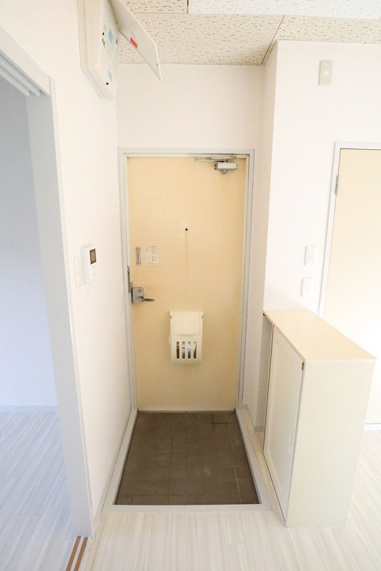 アマン鈴蘭台 玄関