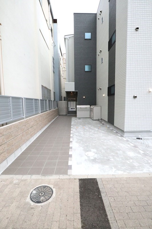 ワコーレヴィータ川西通 エントランス