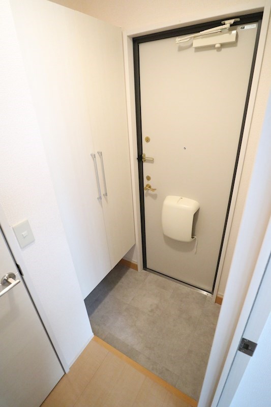 エストドミール 玄関