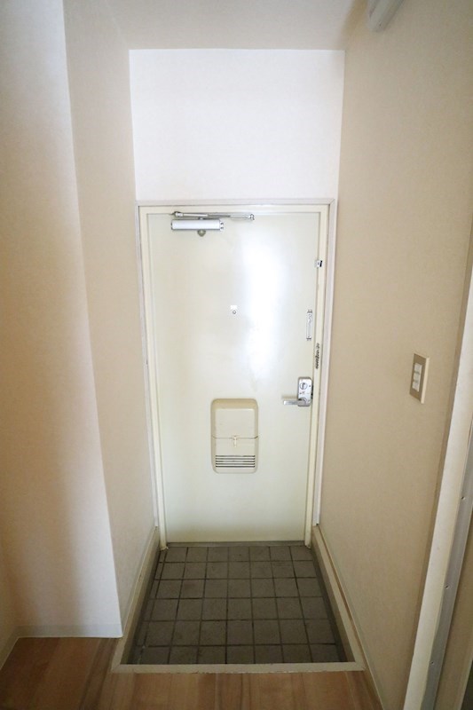 コスモメイト鈴蘭西 玄関