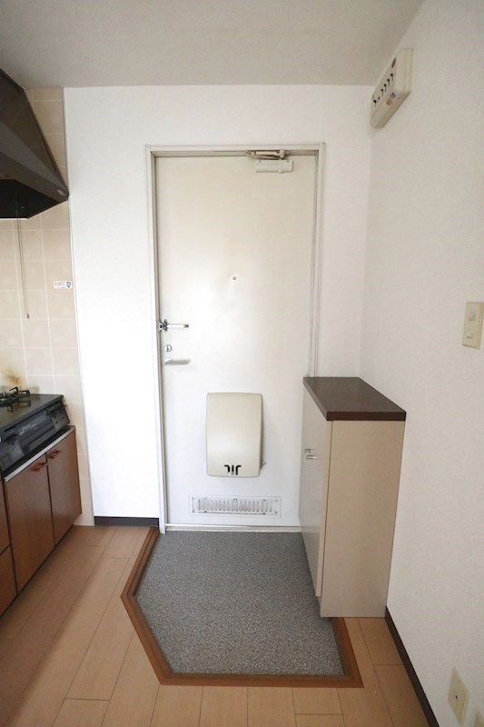 フレグランス高取山 玄関