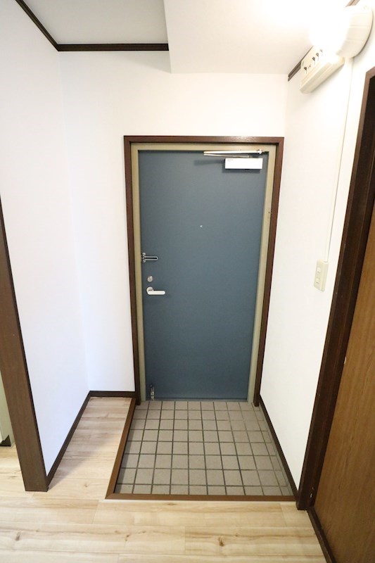 青木ビル 玄関
