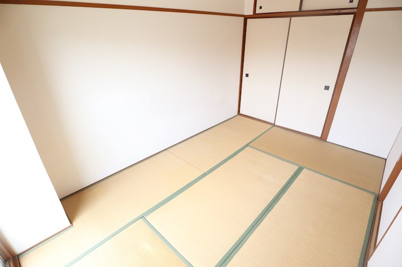 丸吉マンション ベッドルーム