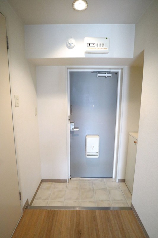 イーナ板宿 玄関