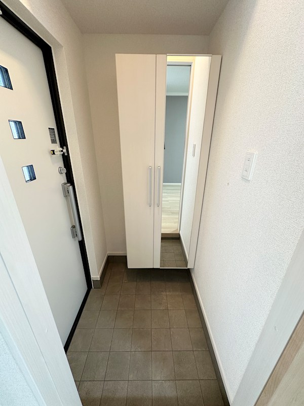 パルファン南落合１棟 玄関