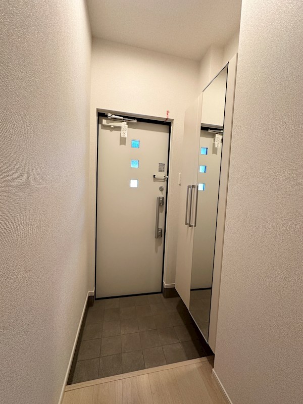 パルファン南落合3棟 玄関