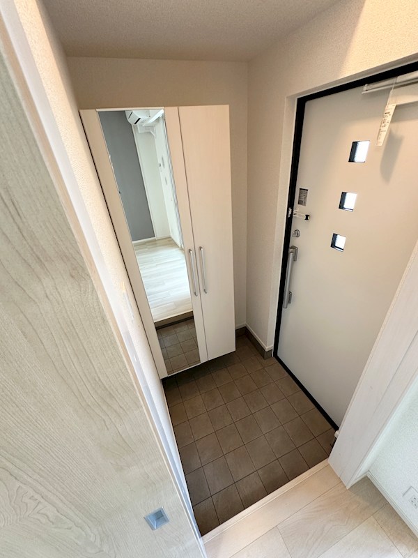 パルファン南落合2棟 玄関