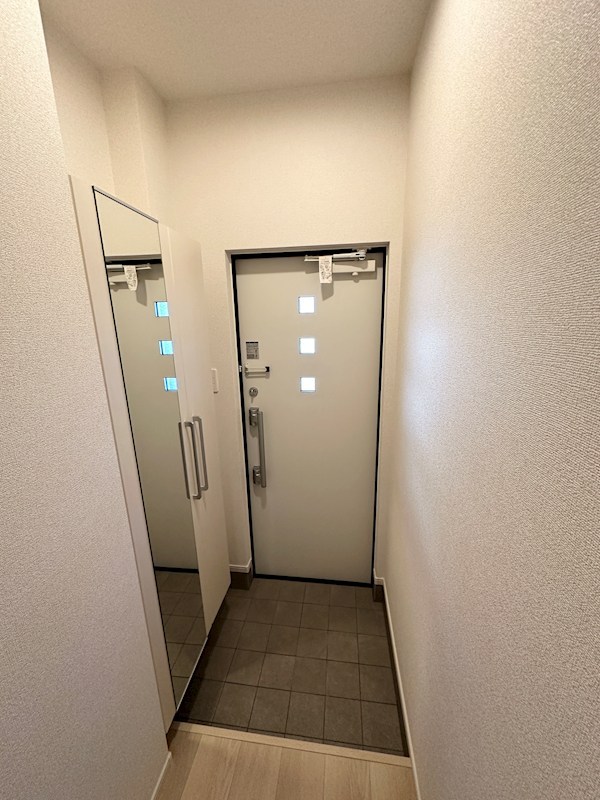 パルファン南落合2棟 玄関