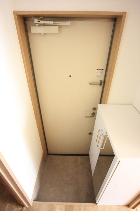 クレセント西代 玄関