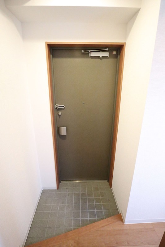 ラルーチェ新長田 玄関