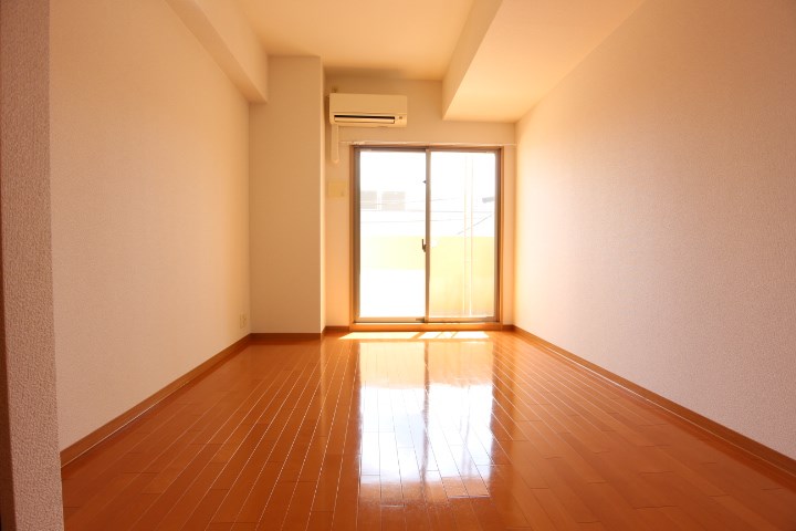 ステーションコートサウス リビング