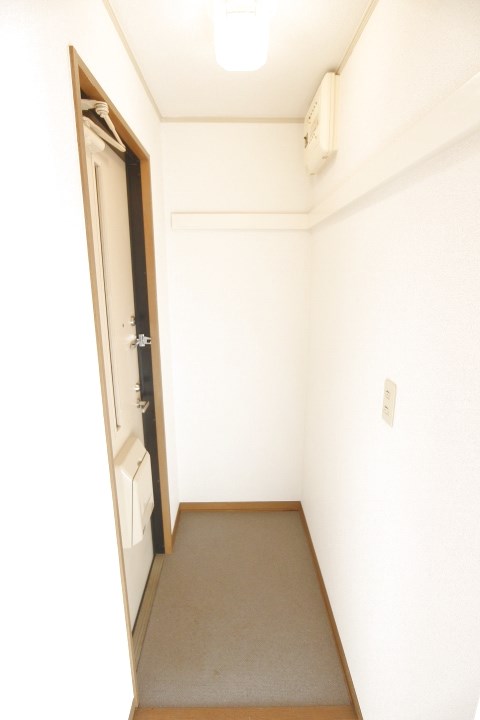 クレスト晴雅 玄関