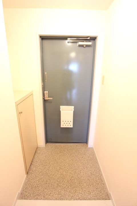 クレストコート 玄関