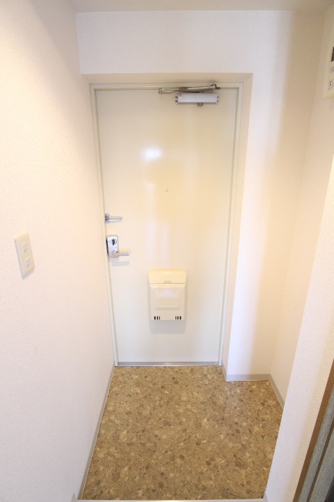 シャロン鷹取東 玄関