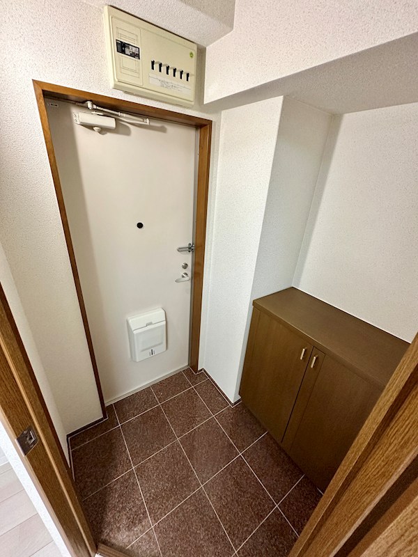 フルール妙法寺 玄関