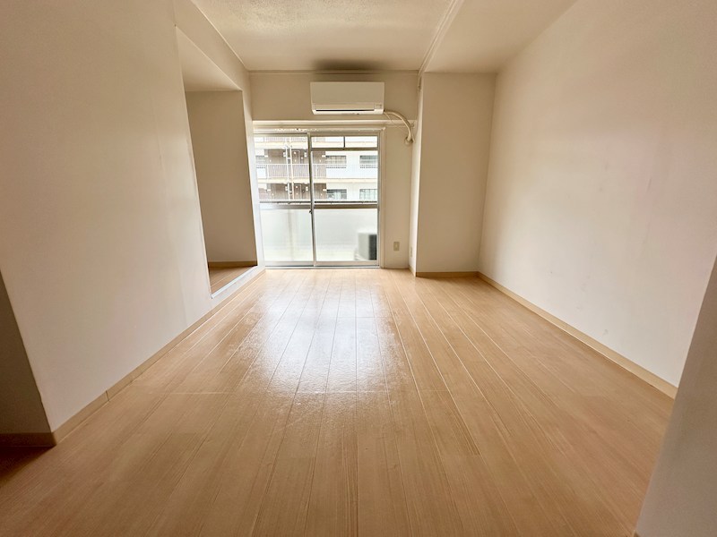 ヴィラナリー雲雀ヶ丘3号棟 リビング