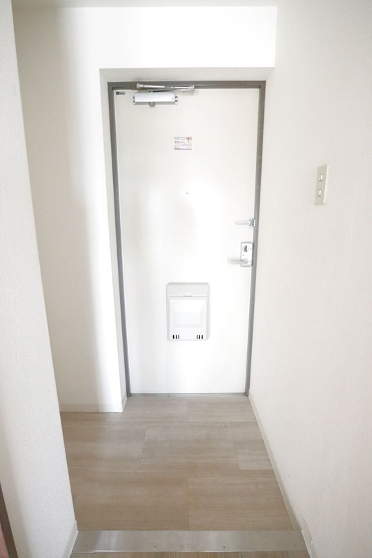 シャロン鷹取東 玄関