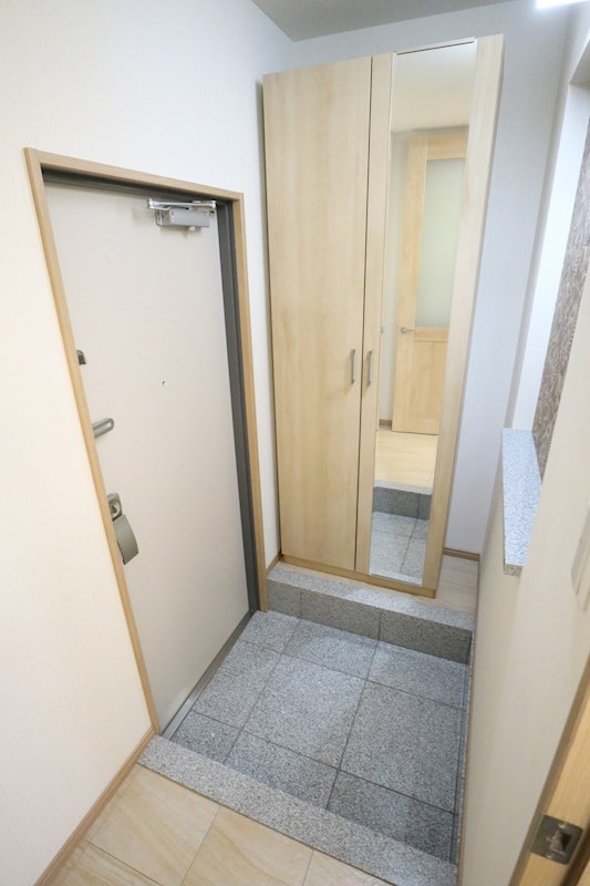 三國ビル 玄関
