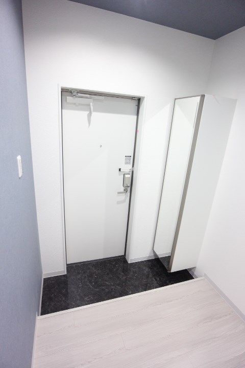 エヌエムサンカンテキャトフC棟 玄関