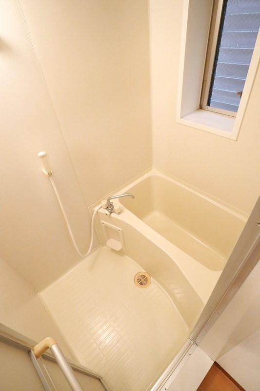 リーフェ細田町 風呂画像