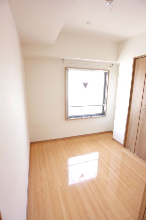 三國ビル ベッドルーム