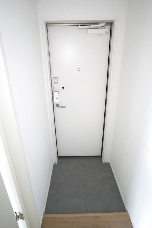 メゾン・ソレイユ 玄関