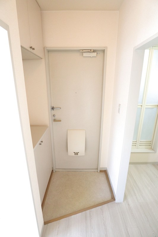 フレグランス谷御所 玄関