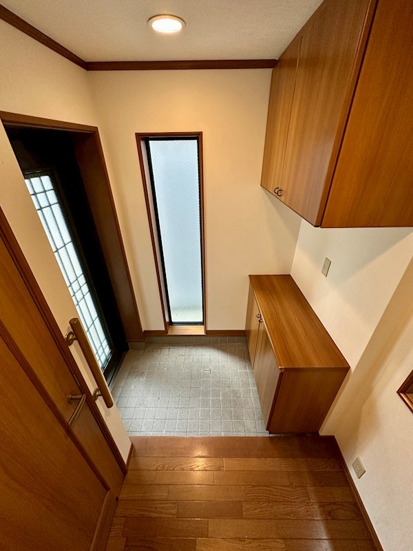 磯馴町6丁目戸建住宅 玄関