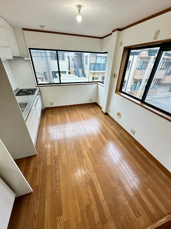 磯馴町6丁目戸建住宅 リビング