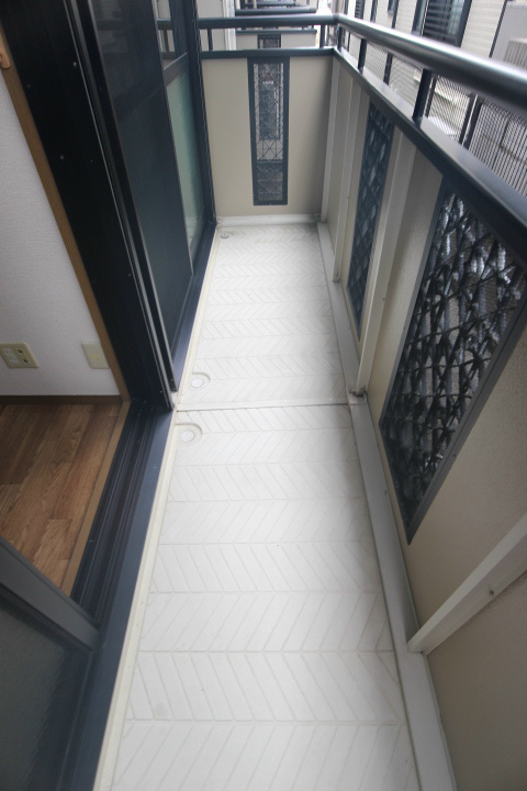 メゾンドアヴニール板宿 ベランダ