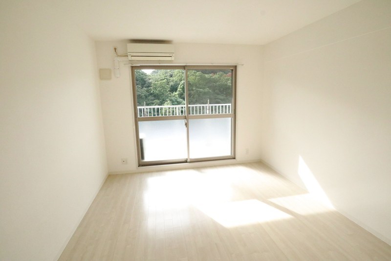 ツルトスコⅡ番館 リビング