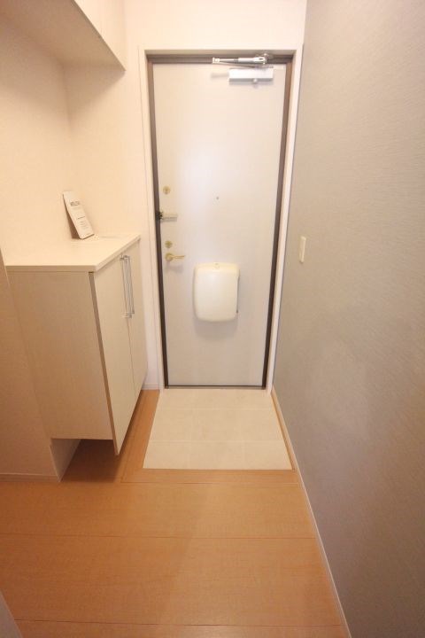 ガーデンコート車 玄関