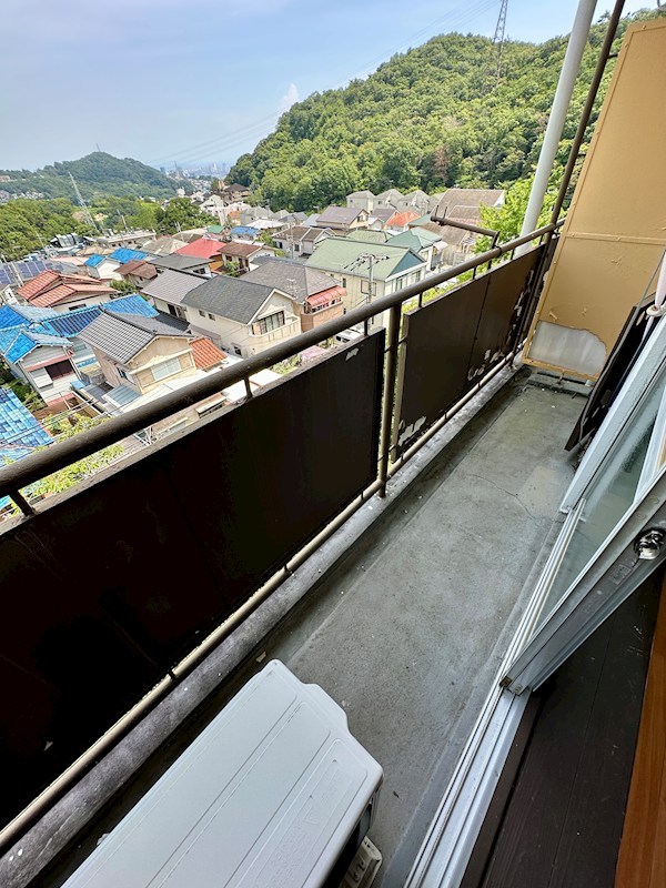 ヴィラナリー雲雀ヶ丘4号棟 ベランダ