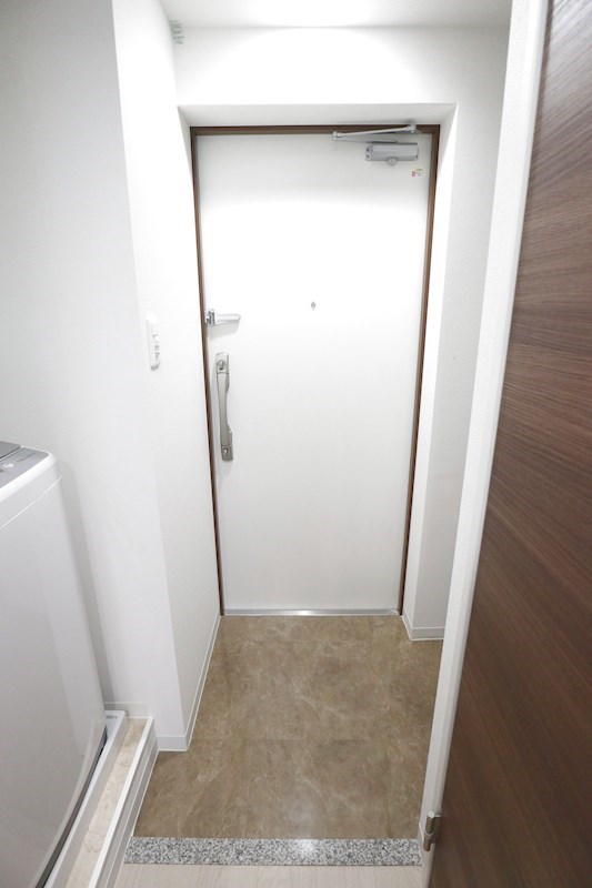 Luxe神戸WEST 玄関