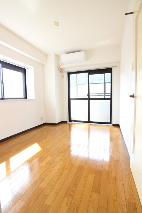 ロイヤル阪神 ベッドルーム