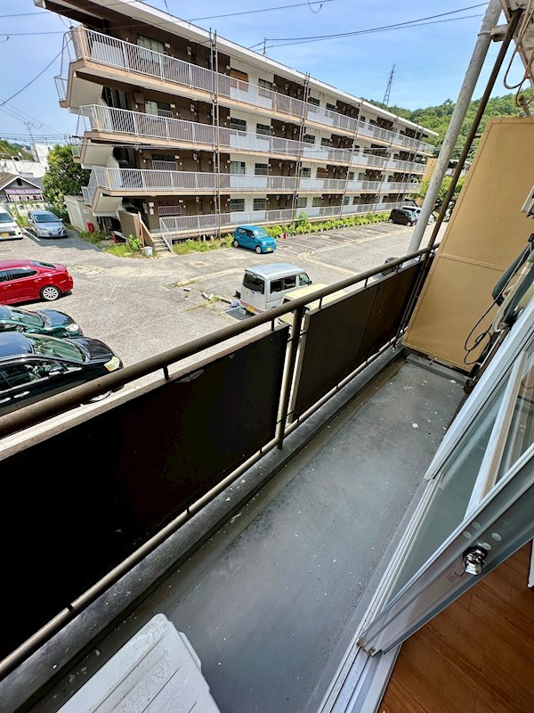 ヴィラナリー雲雀ヶ丘5号棟 ベランダ