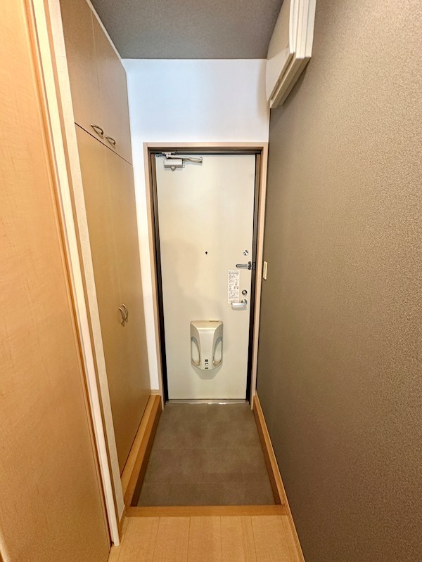 ルナコート 玄関