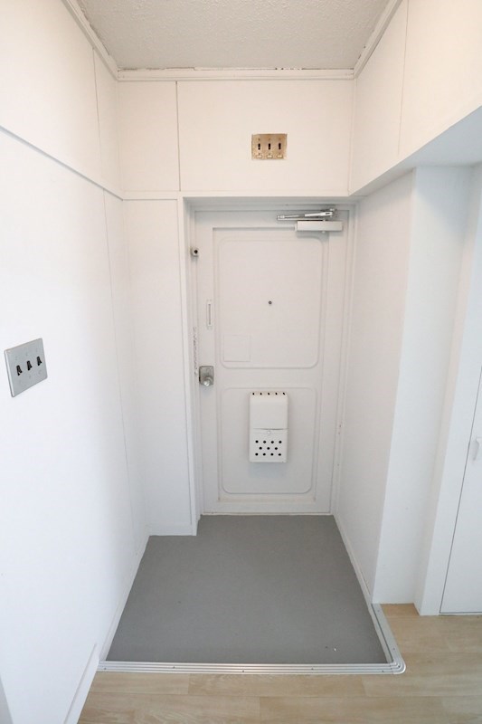 ドミールサニー君影町2号棟 玄関