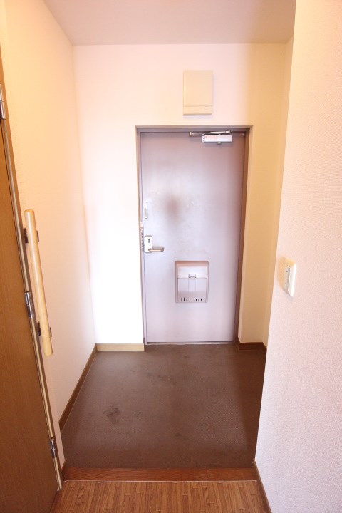 ヴィラナリー長田 玄関