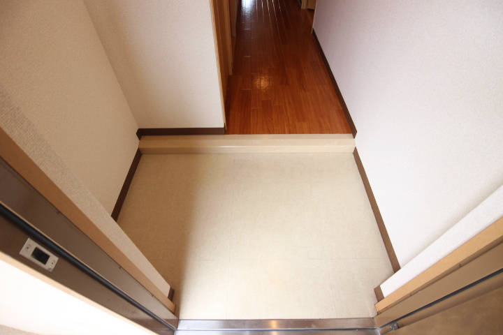 メイプル平和台 玄関